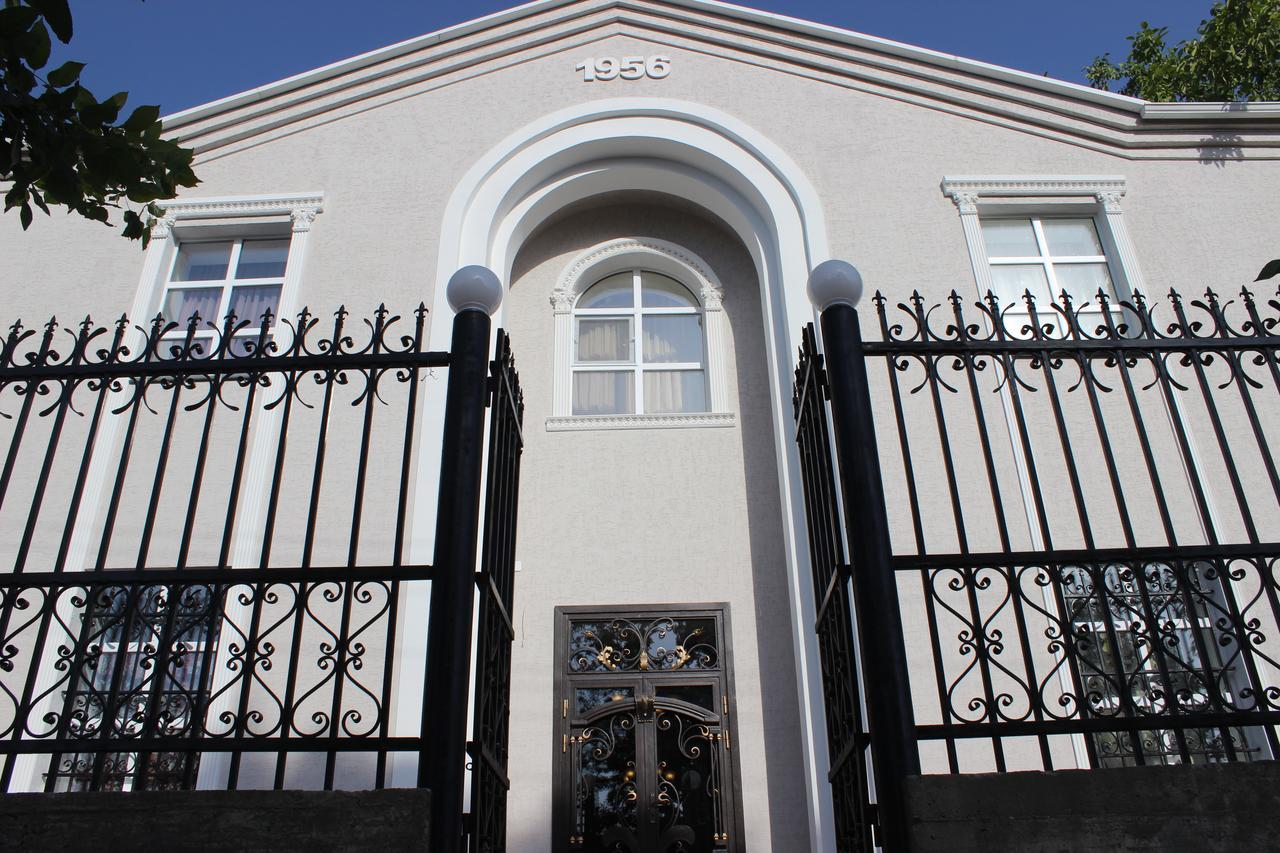 KOK-ART Hotel Jalal-Abad Exterior foto